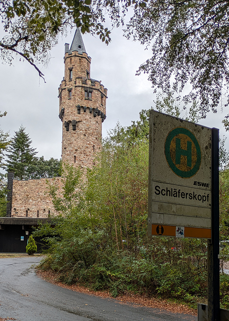 Turm im Regen